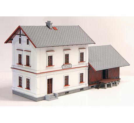 Nádraží ÖLEG - Močovice, se skladištěm